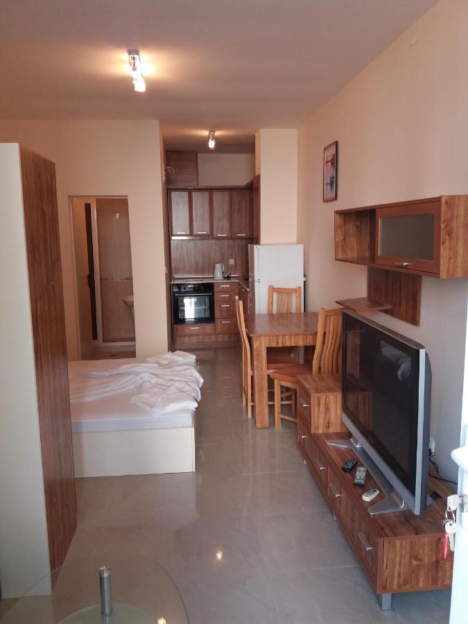 Golden Sea View Apartments 1 Pomorie Esterno foto