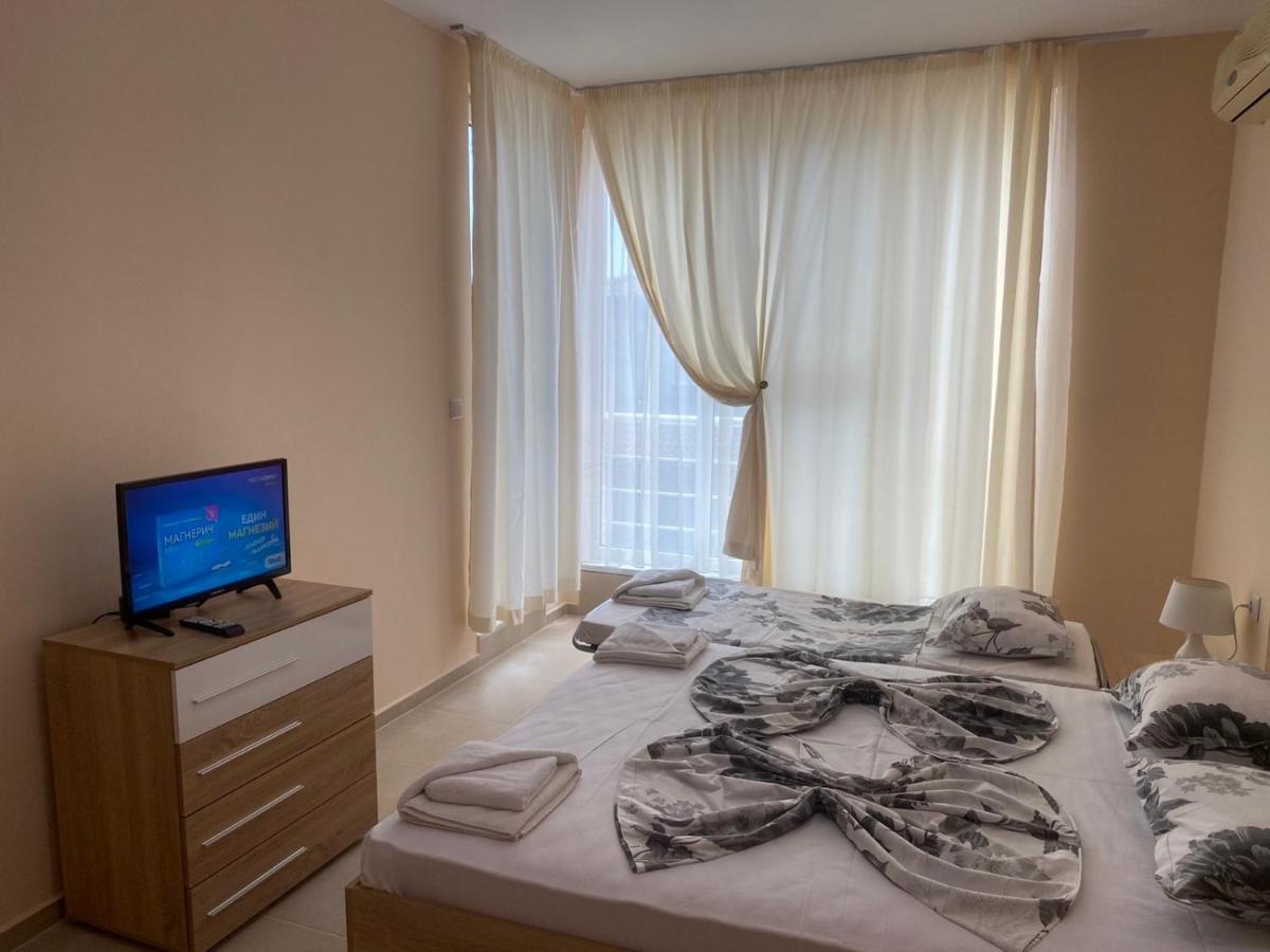Golden Sea View Apartments 1 Pomorie Esterno foto